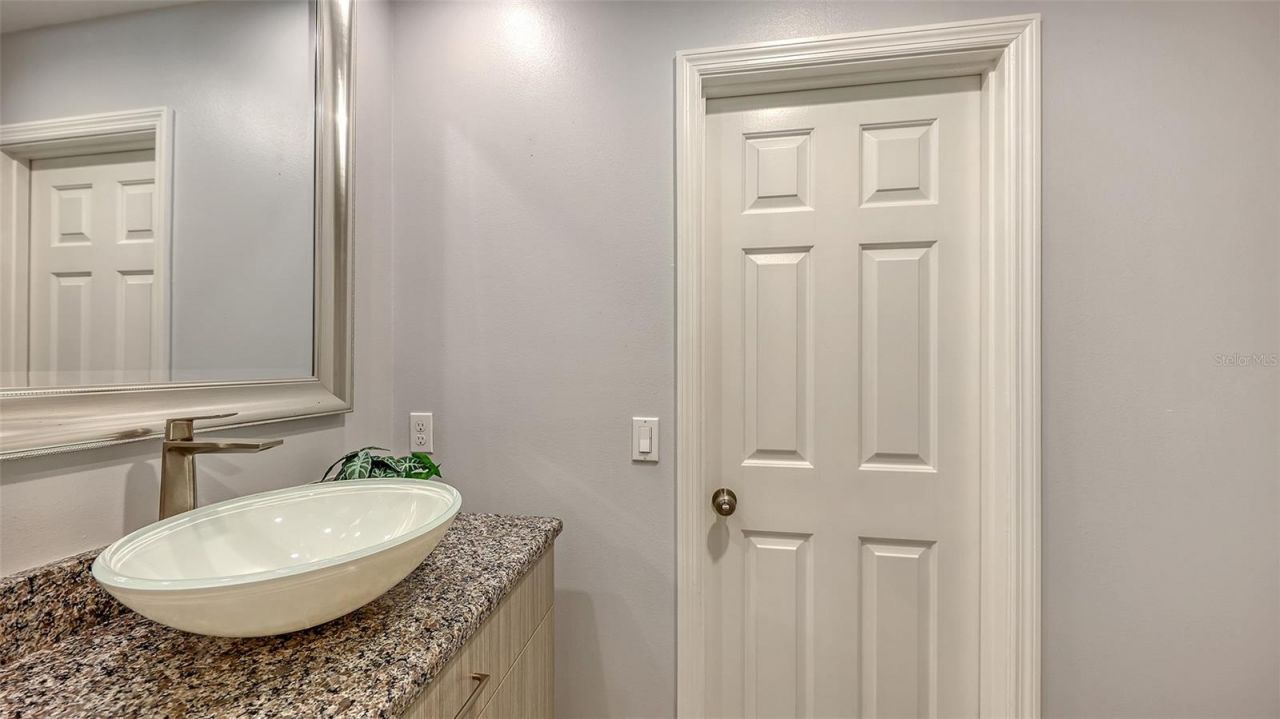 7937 Broadmoor Pines Boulevard, Sarasota, FL 34243 Photo