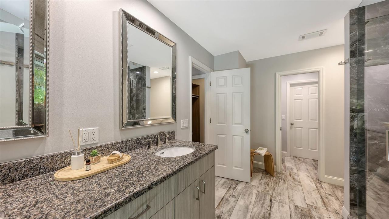 7937 Broadmoor Pines Boulevard, Sarasota, FL 34243 Photo