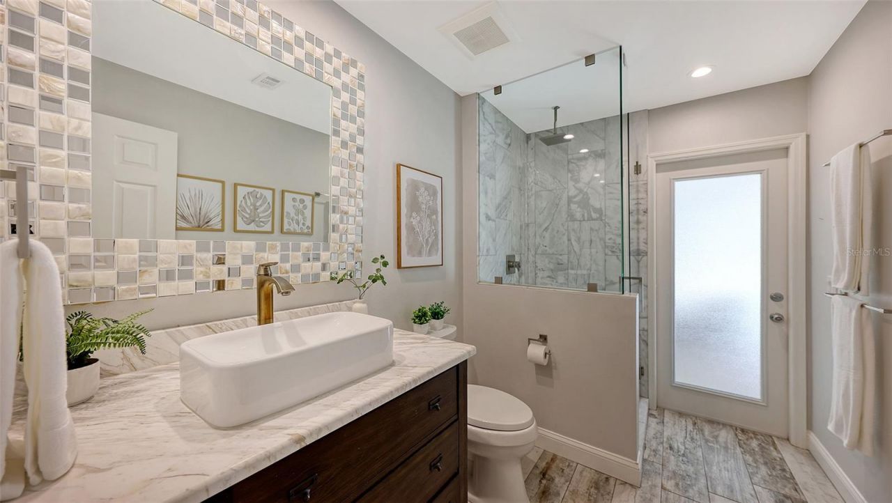 7937 Broadmoor Pines Boulevard, Sarasota, FL 34243 Photo