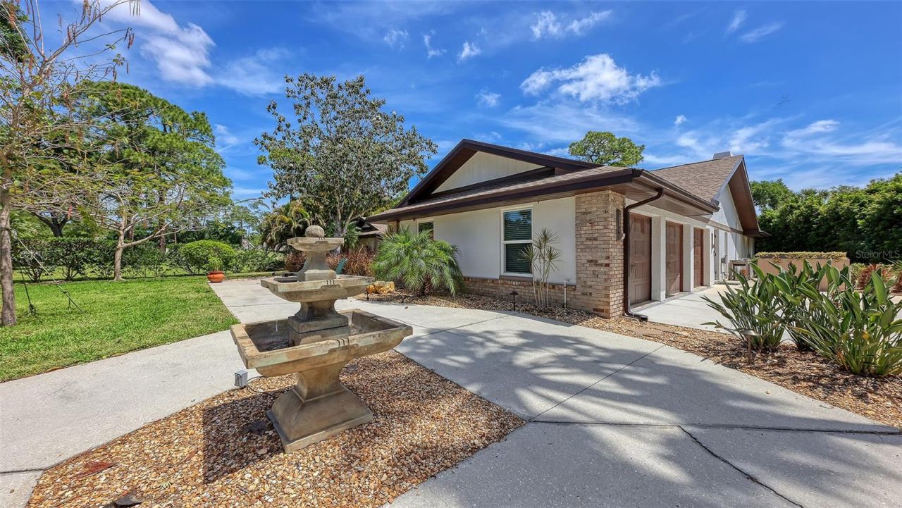 7937 Broadmoor Pines Boulevard, Sarasota, FL 34243 Photo