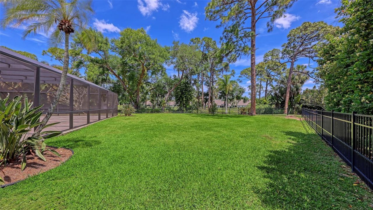 7937 Broadmoor Pines Boulevard, Sarasota, FL 34243 Photo