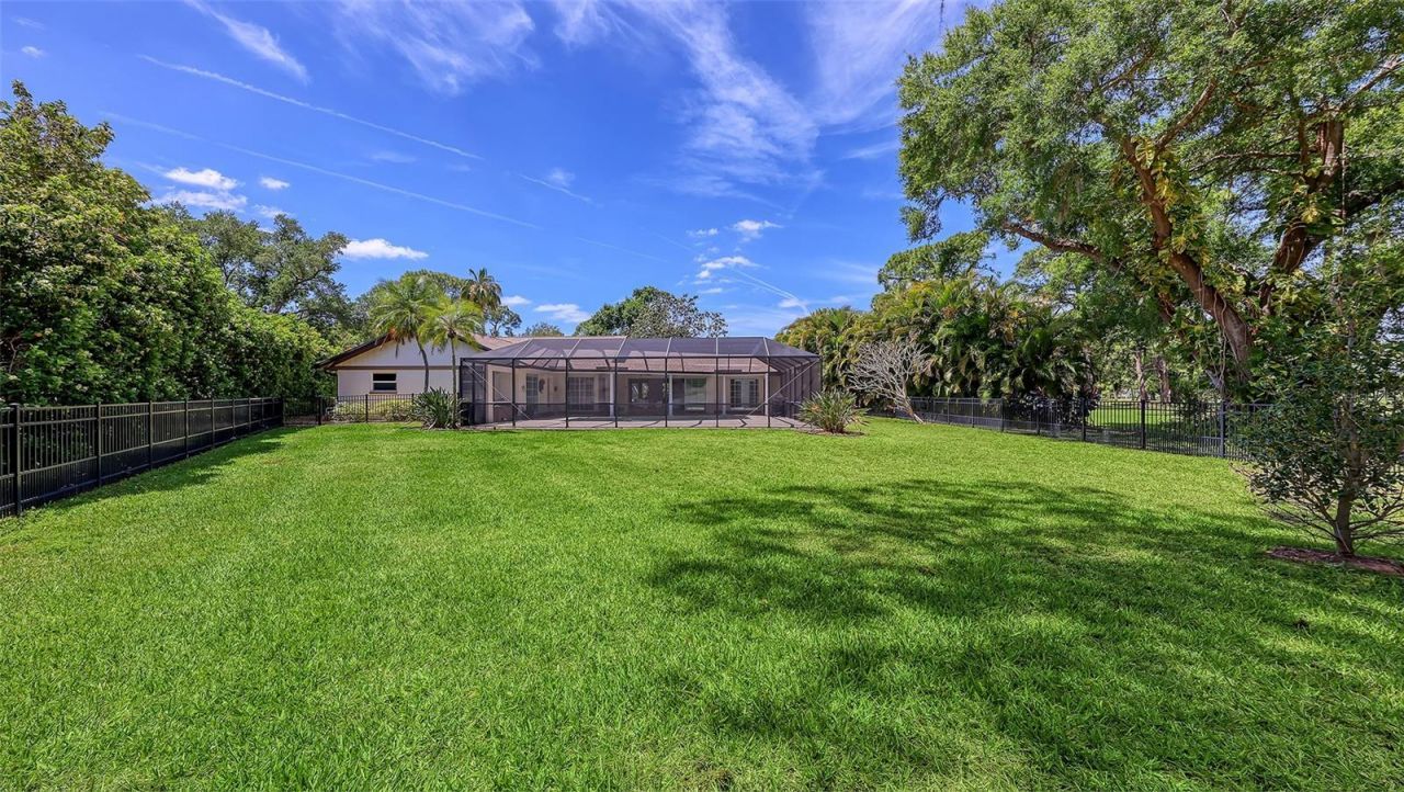 7937 Broadmoor Pines Boulevard, Sarasota, FL 34243 Photo