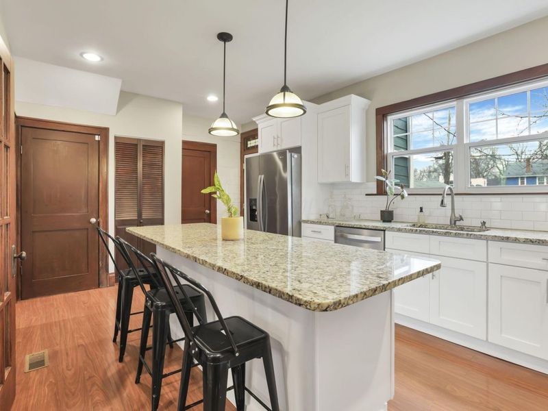 99 E Pacemont Road, Columbus, OH 43202 Photo 12