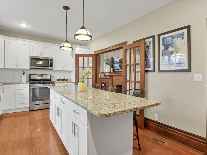 99 E Pacemont Road, Columbus, OH 43202 Photo 14