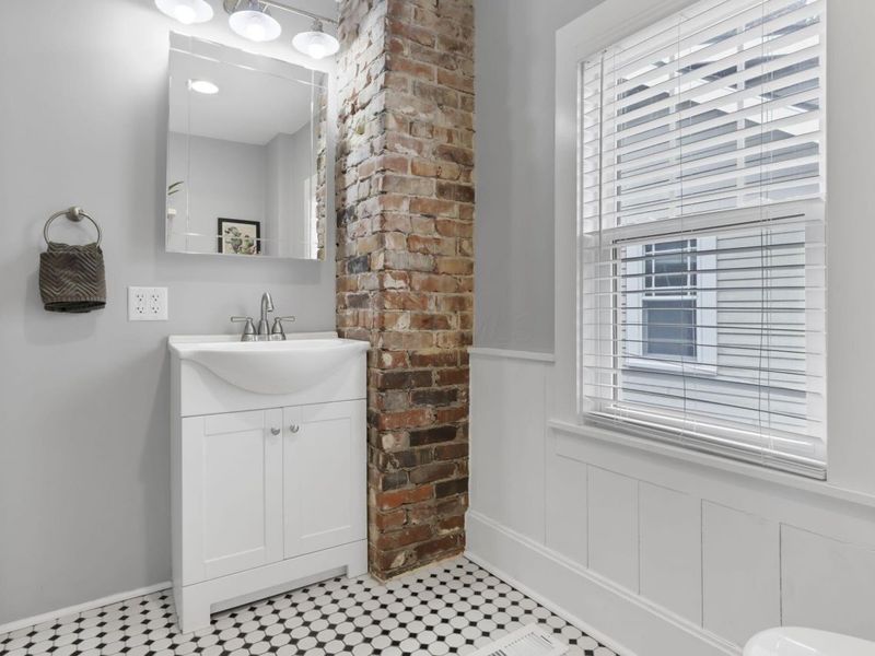 99 E Pacemont Road, Columbus, OH 43202 Photo 28