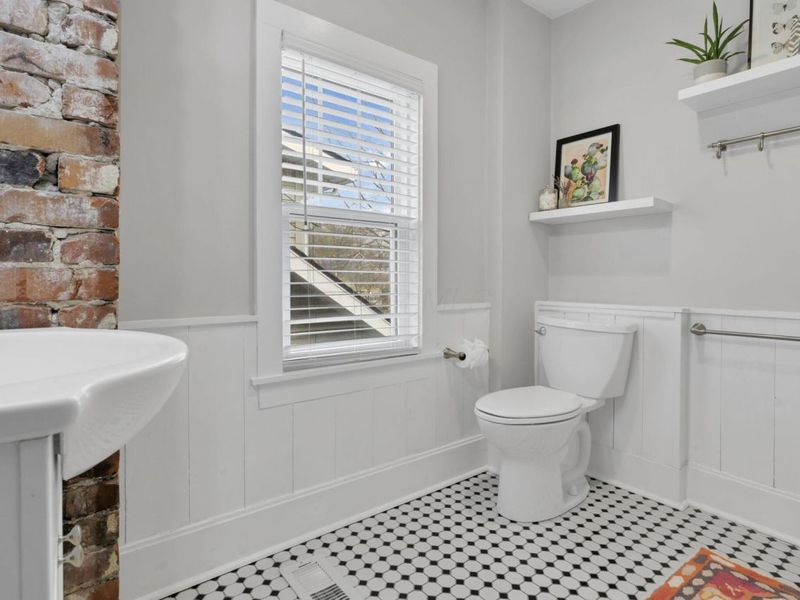 99 E Pacemont Road, Columbus, OH 43202 Photo 29