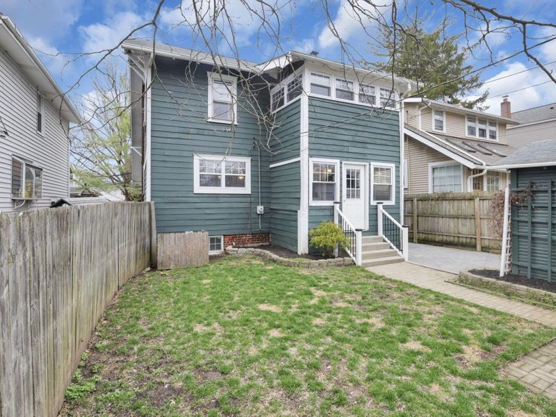 99 E Pacemont Road, Columbus, OH 43202 Photo 37