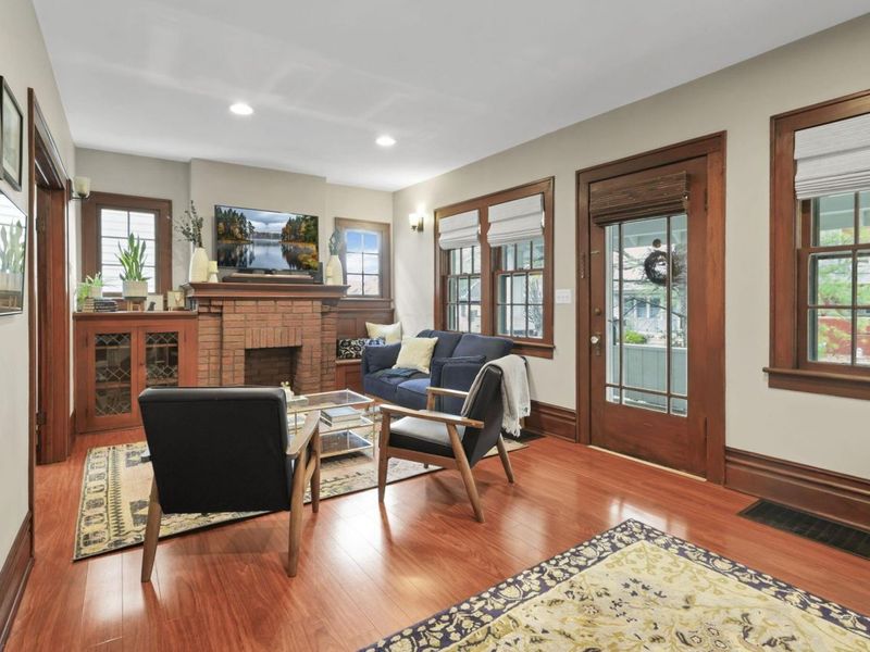 99 E Pacemont Road, Columbus, OH 43202 Photo 8