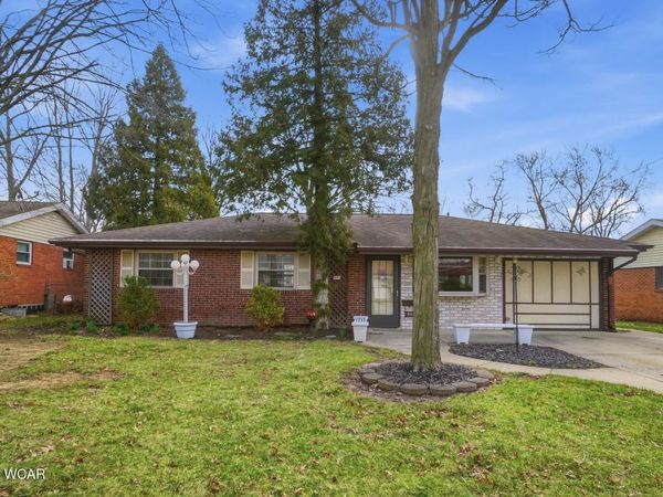 910 N Dale Drive, Lima, OH 45805