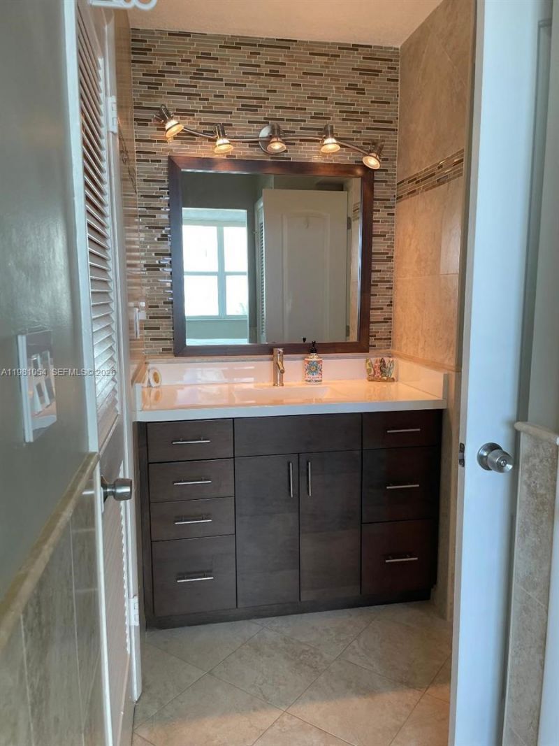 1410 S Ocean Dr, Unit 402, Hollywood, FL 33019 Photo