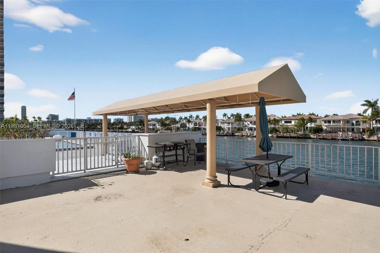 1410 S Ocean Dr, Unit 402, Hollywood, FL 33019 Photo