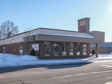 915 S Front Street , Mankato, MN 56001