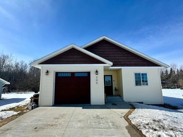 205 6th Avenue SW, Warroad, MN 56763