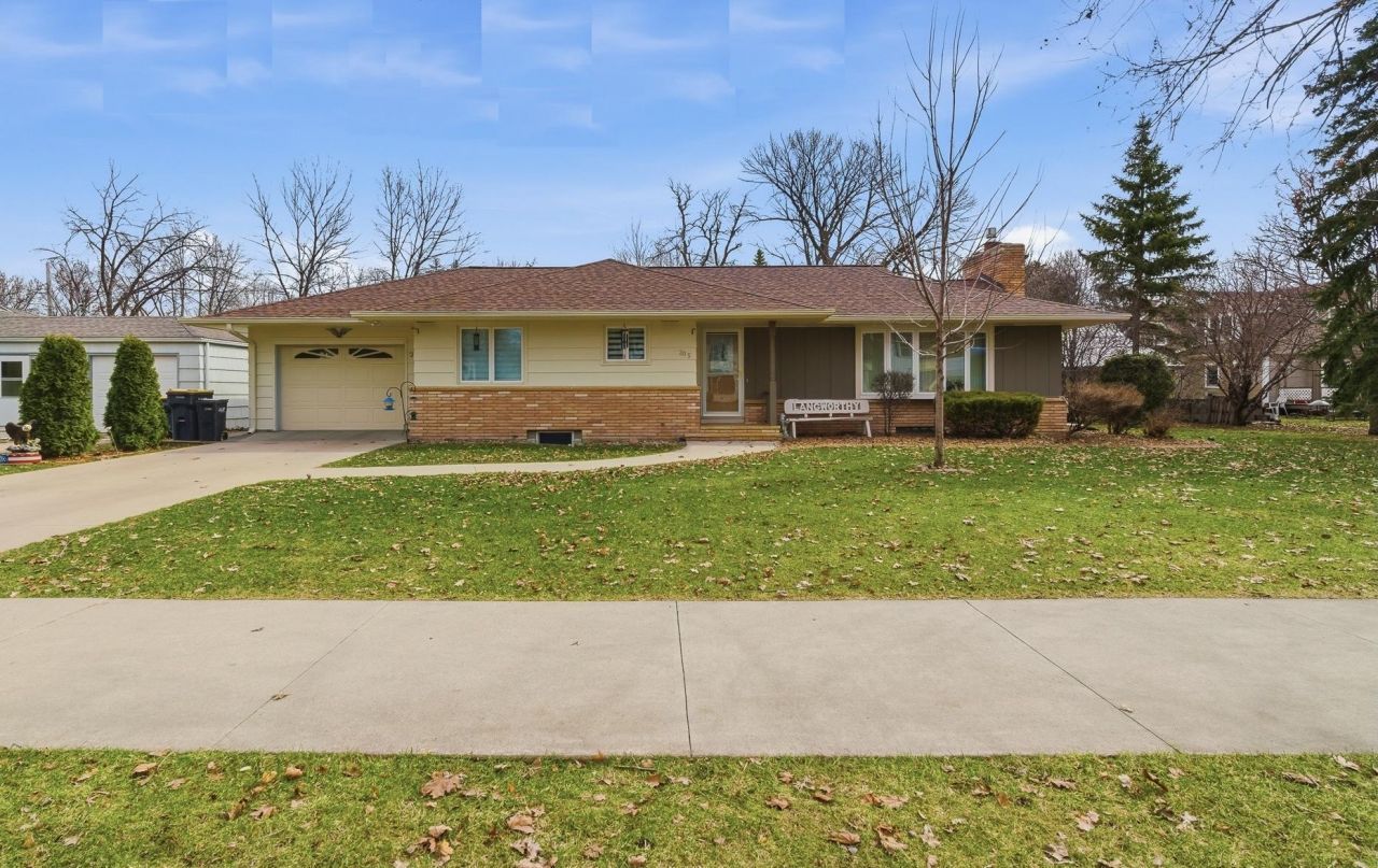 205 3rd Avenue Se, Mapleton, MN 56065 Main Photo