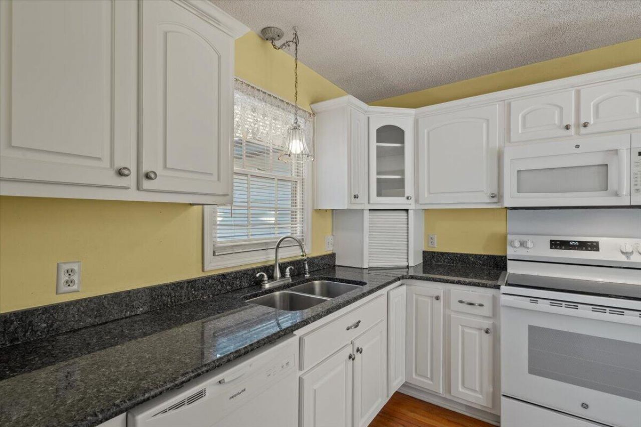 698 Whispering Marsh Drive Photo 13