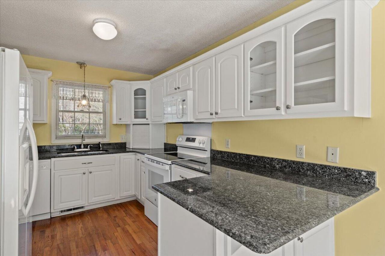 698 Whispering Marsh Drive Photo 14