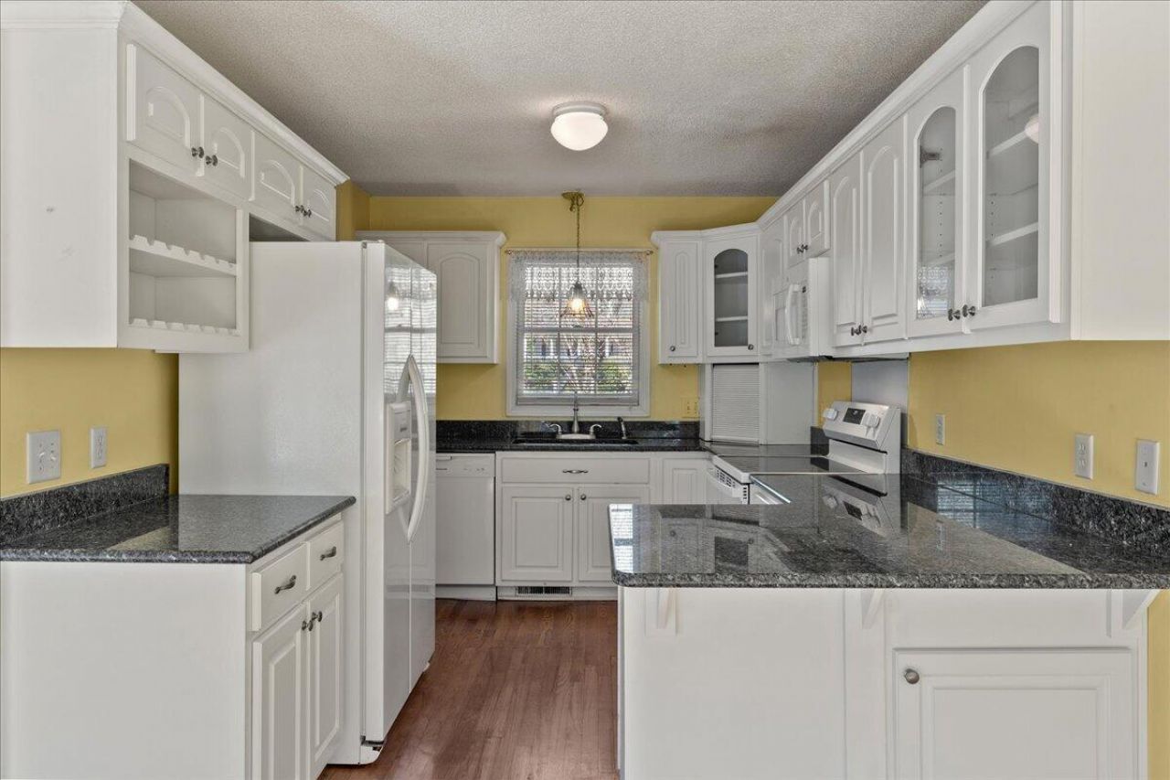 698 Whispering Marsh Drive Photo 15