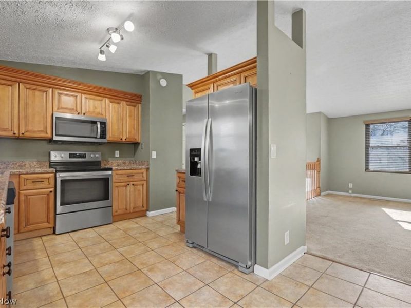 1067 Erin Drive, Kent, OH 44240 Photo 12