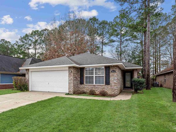 5933 Dunridge Dr, Pace, FL 32571