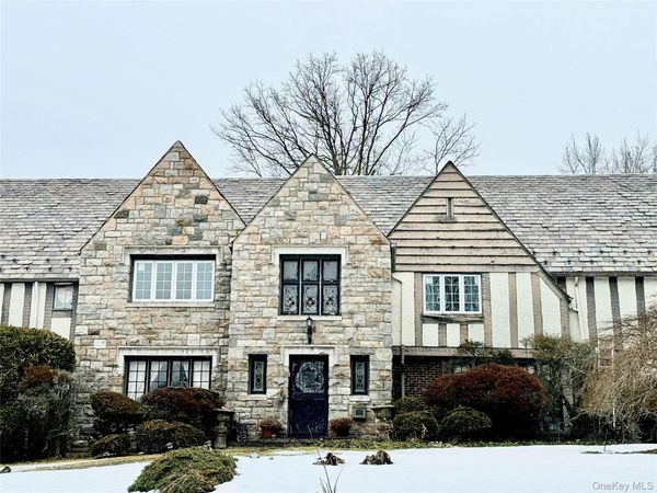 3 Merrivale Terrace , Great Neck, NY 11020