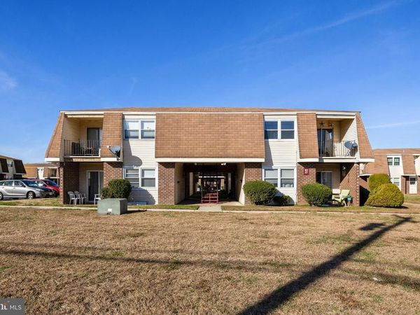 27 -7 FLORENCE TOLLGATE PLACE, BURLINGTON, NJ 08016