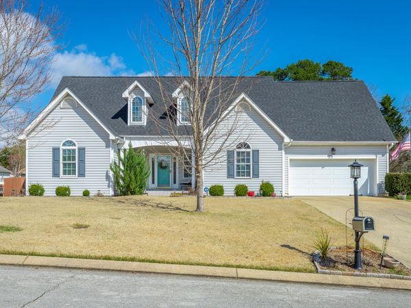 2435 Chimney Lake Circle, Soddy Daisy, TN 37379