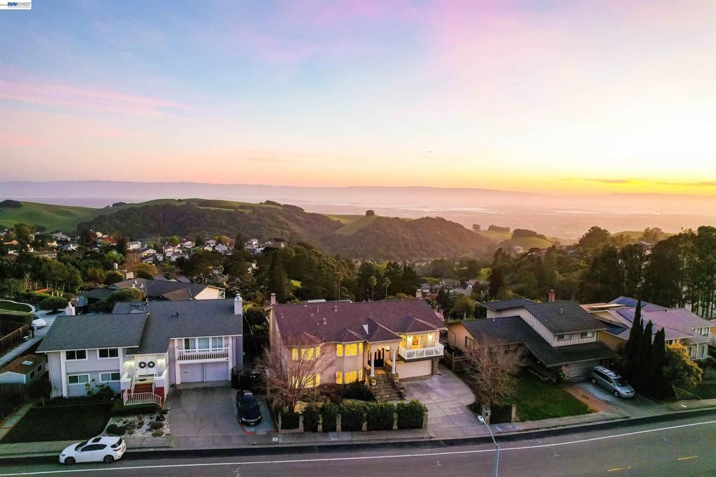 3499 La Mesa Dr, Hayward, CA 94542 Main Photo