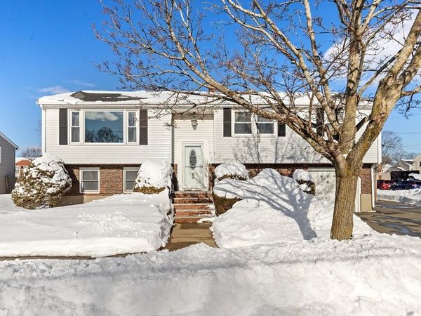 102 Suffolk St, Malden, MA 02148