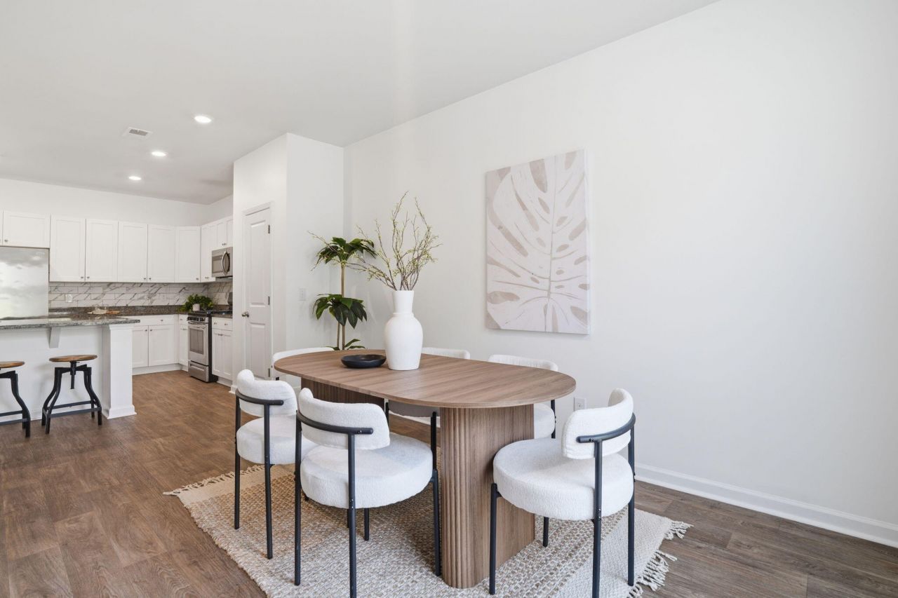 1863 Towne Street Photo 14