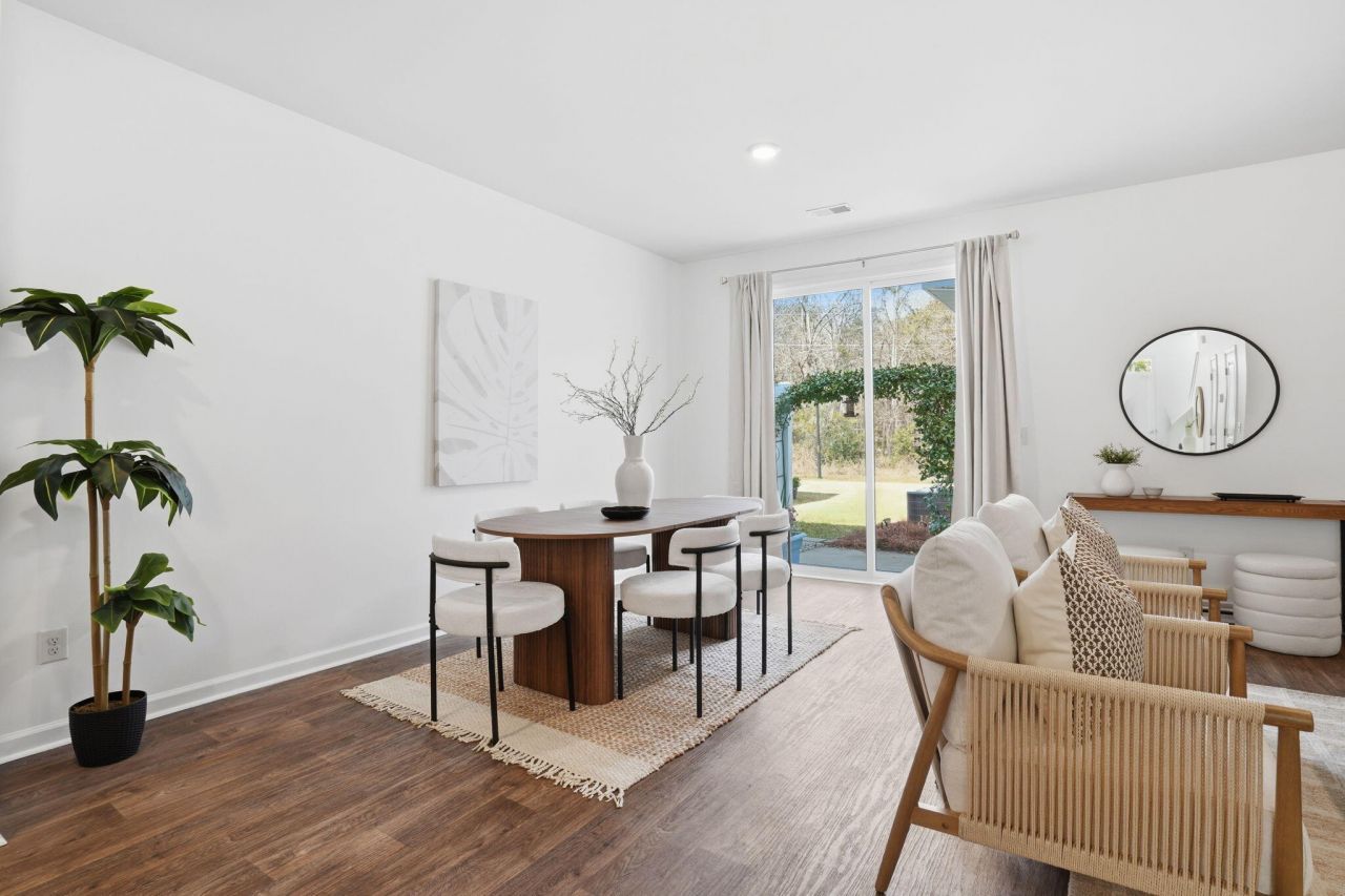 1863 Towne Street Photo 16