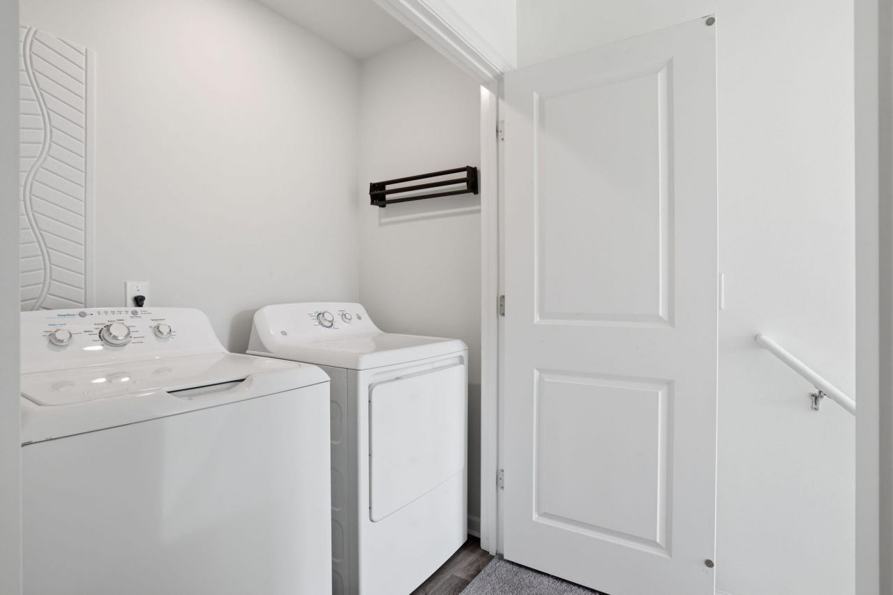 1863 Towne Street Photo 18