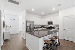 1863 Towne Street photo 4