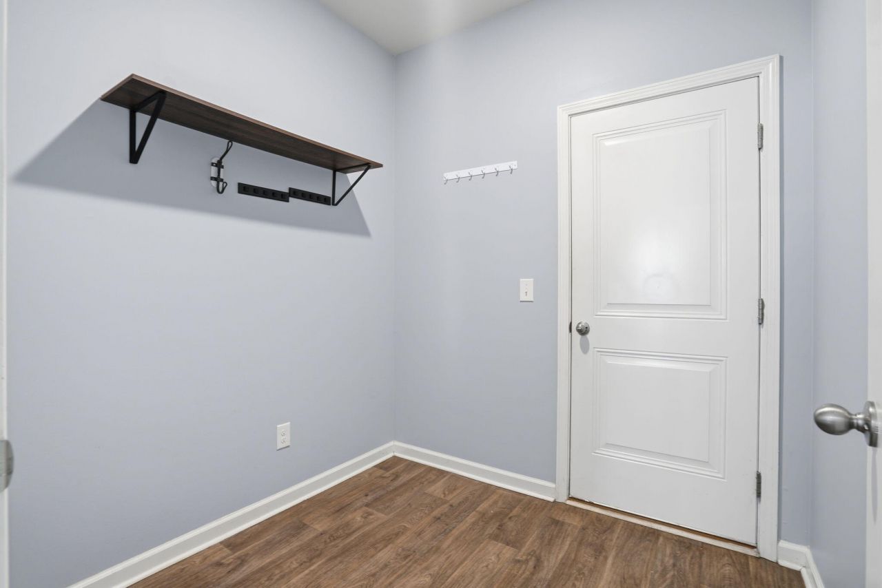 1863 Towne Street Photo 25