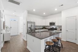 1863 Towne Street photo 4