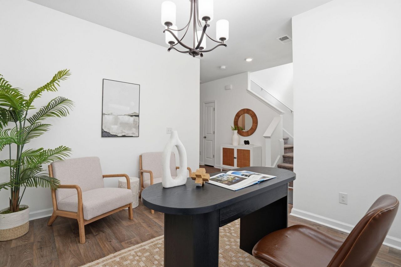 1863 Towne Street Photo 4