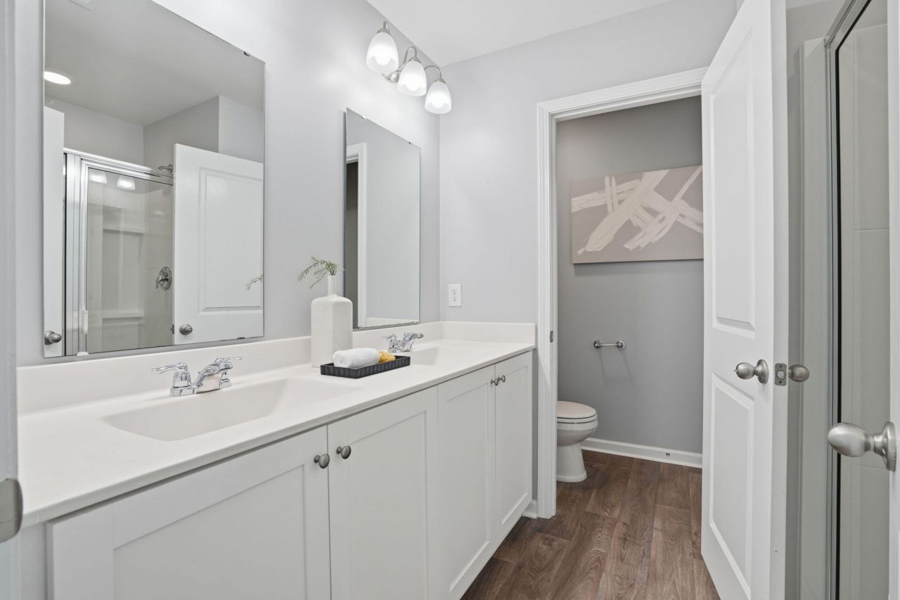 1863 Towne Street Photo 8