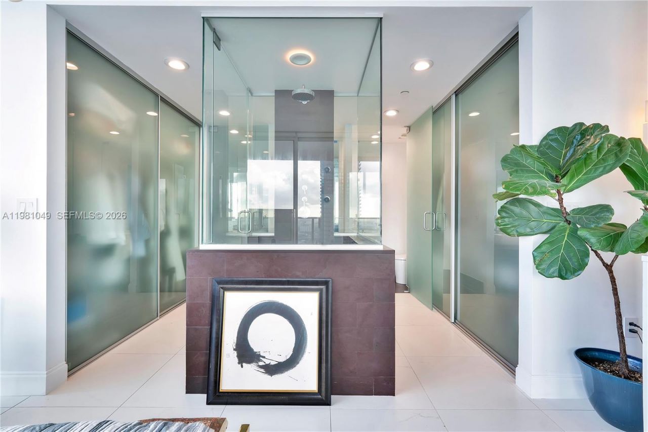 1040 Biscayne Blvd, Unit 3306, Miami, FL 33132 Photo