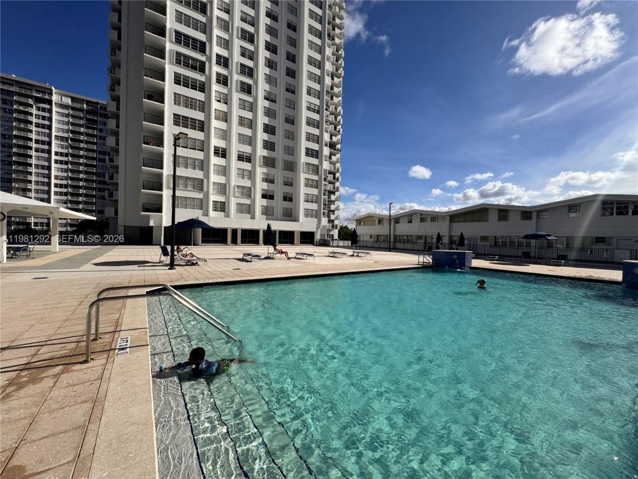 2750 NE 183rd St , Unit 2103, Aventura, FL 33160 Photo
