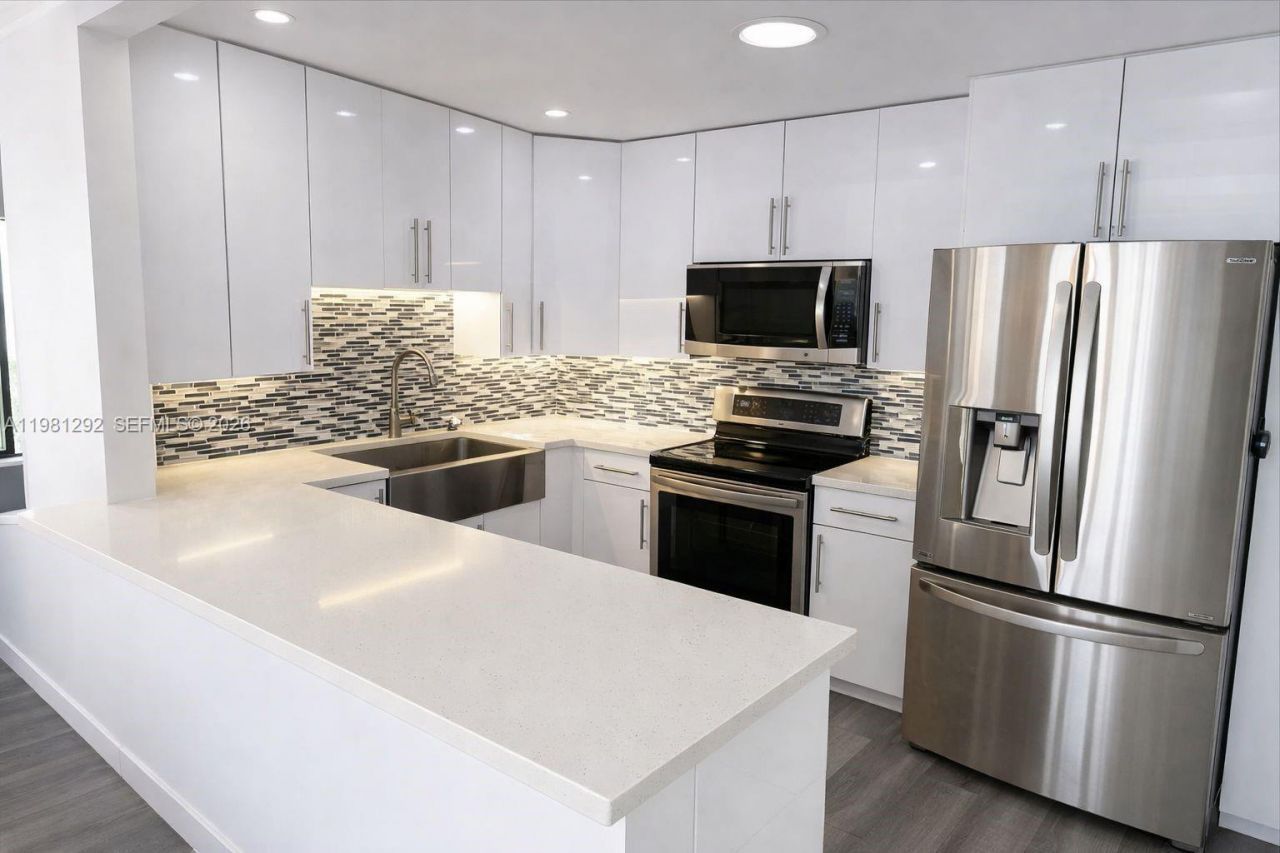 2750 NE 183rd St , Unit 2103, Aventura, FL 33160 Photo