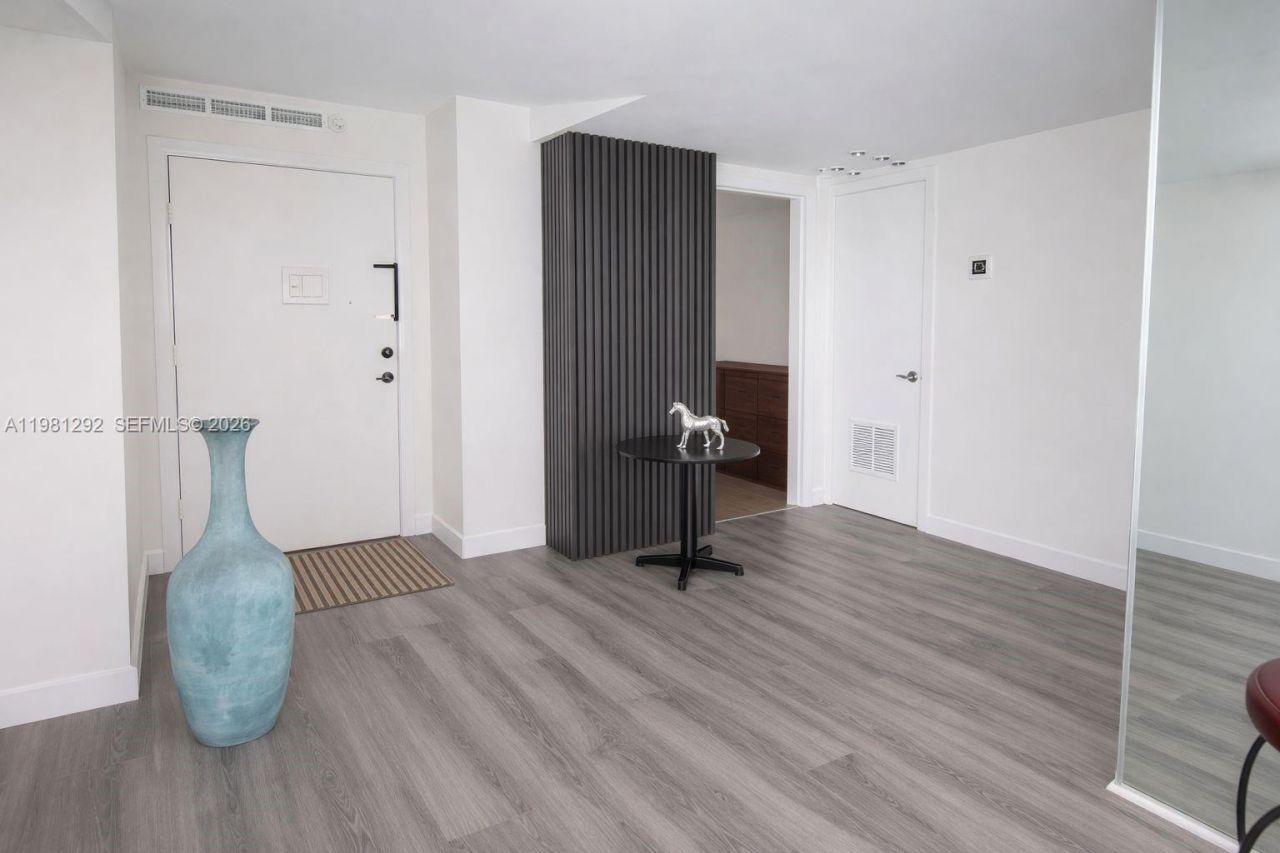 2750 NE 183rd St , Unit 2103, Aventura, FL 33160 Photo