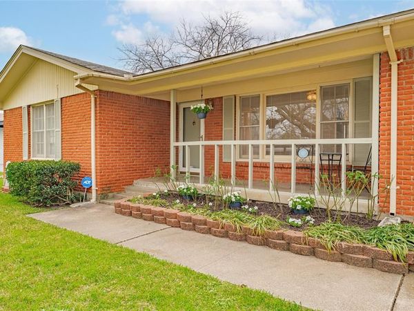 1206 Usher Street, Benbrook, TX 76126