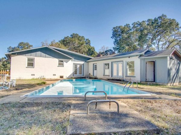 4725 Clara St, Pensacola, FL 32526