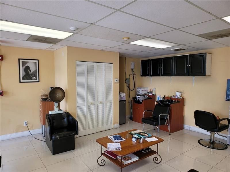 Road 7, Lauderdale Lakes, FL 33319 Photo