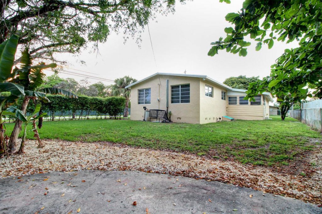 500 NE 139th Street, North Miami, FL 33161 Main Photo