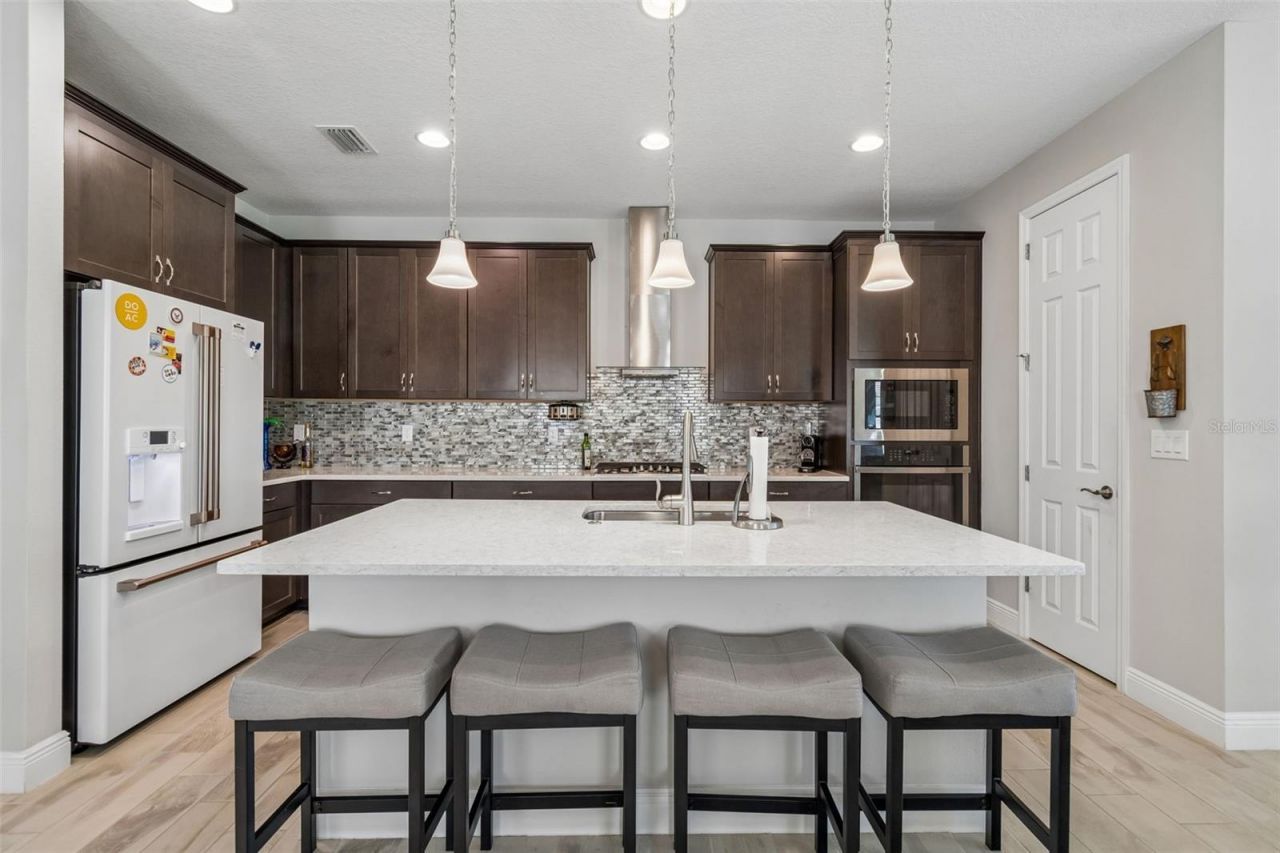 12453 Horseshoe Bend Drive, Lithia, FL 33547 Photo
