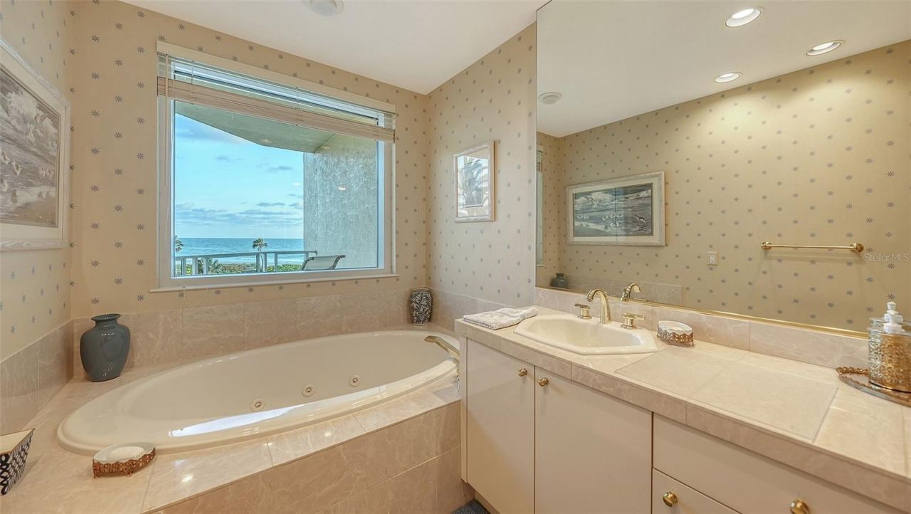 2185 Gulf Of Mexico Drive, Unit 223, Longboat Key, FL 34228 Photo