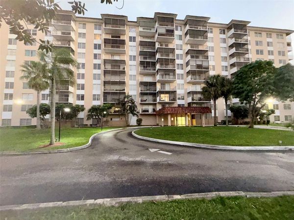 4174 Inverrary Drive, Unit 401, Lauderhill, FL 33319