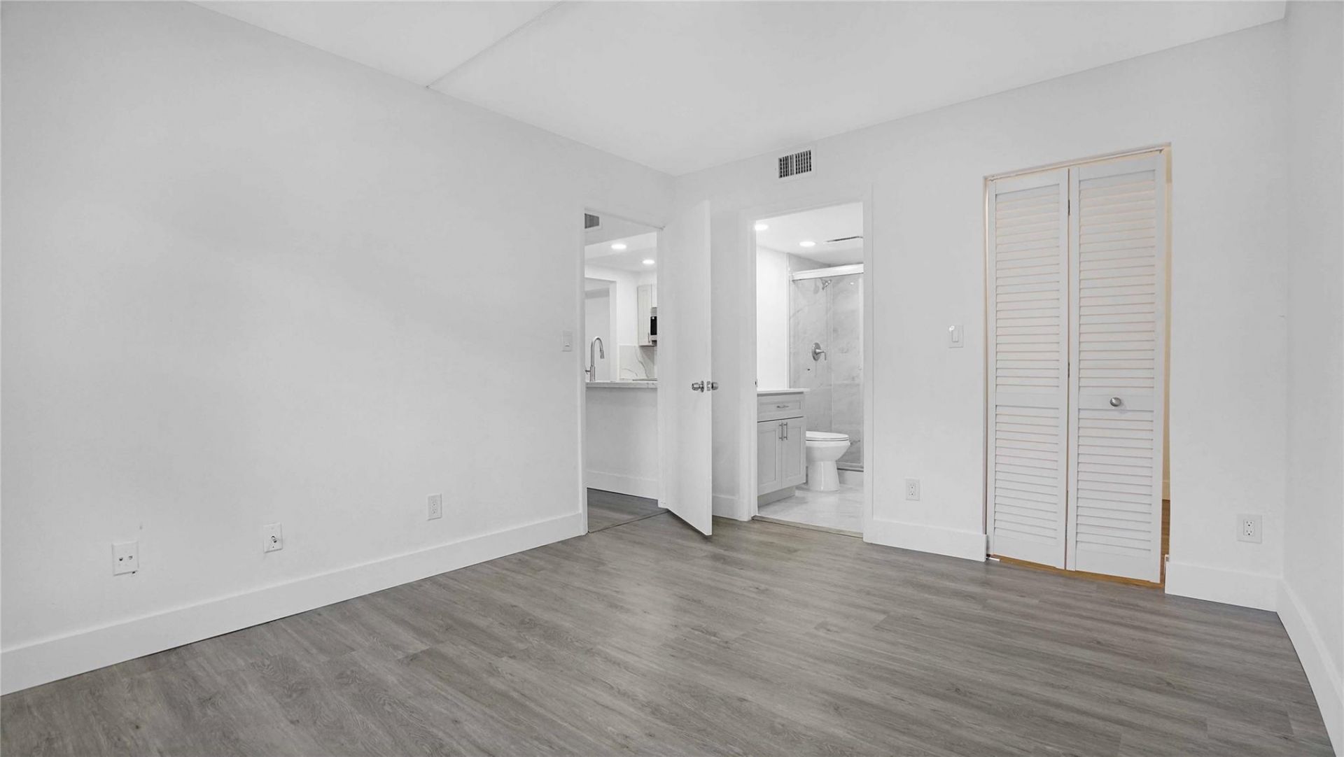 9466 Boca Cove Circle, Unit 303, Boca Raton, FL 33428 Photo