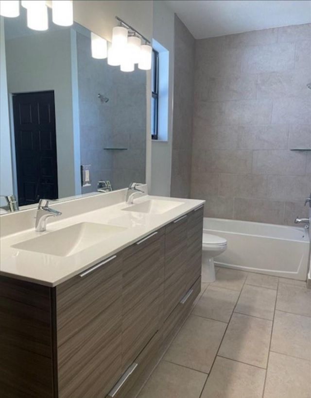 16000 NW 91st Court, Unit 16000, Miami Lakes, FL 33018 Photo