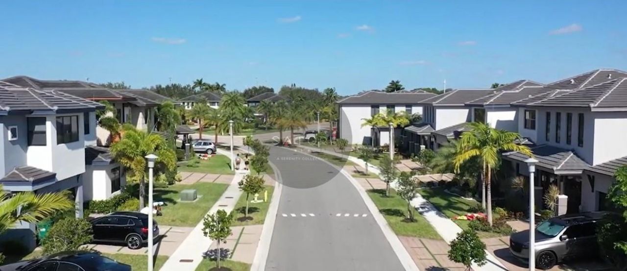 16000 NW 91st Court, Unit 16000, Miami Lakes, FL 33018 Photo